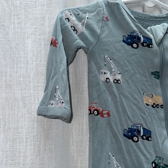 Kyte BABY Blue Footies One Piece with Vehicle Print - Picture 5 of 12